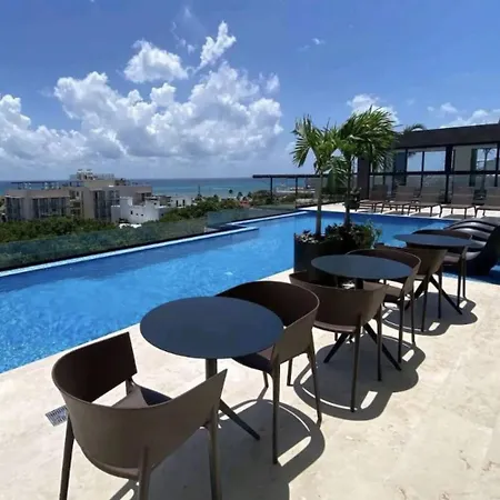 Playa Retreat With Pool, Near 5Th Avenue & Beach